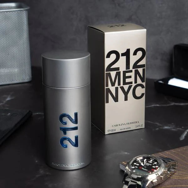 CAROLINAA HERRERA 212 Men NYC Spraay Eau De Toilette (AURA)