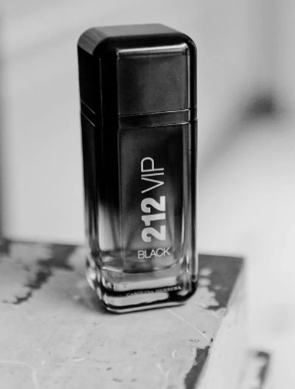 Carolina Herreraa 212 New York Vip Black (AURA)